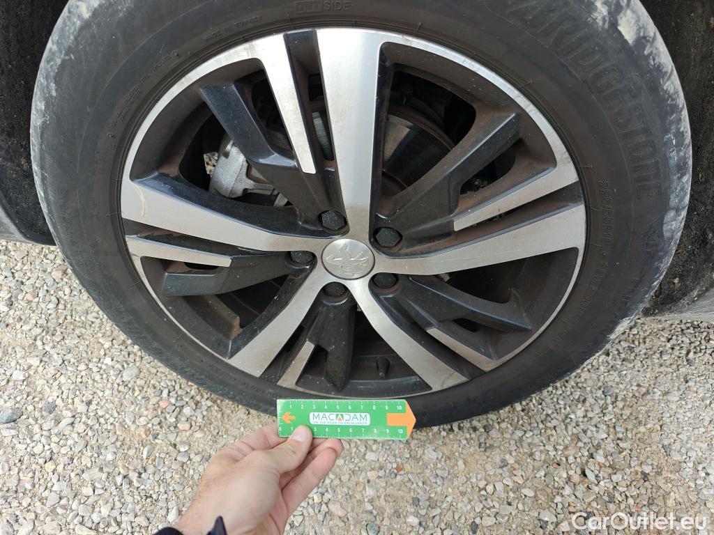  Peugeot  5008 PEUGEOT  / 2020 / 5P / todoterreno 1.5 BlueHDi 96kW S&S GT EAT8 #12