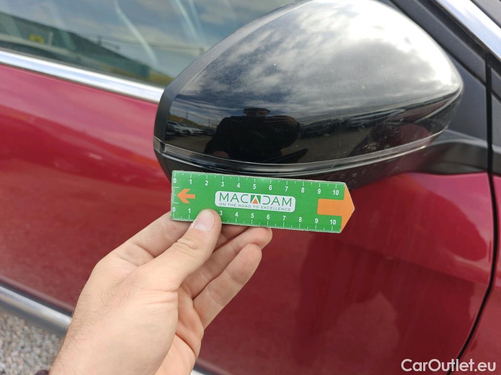  Peugeot  5008 PEUGEOT  / 2020 / 5P / todoterreno 1.5 BlueHDi 96kW S&S GT EAT8 #53