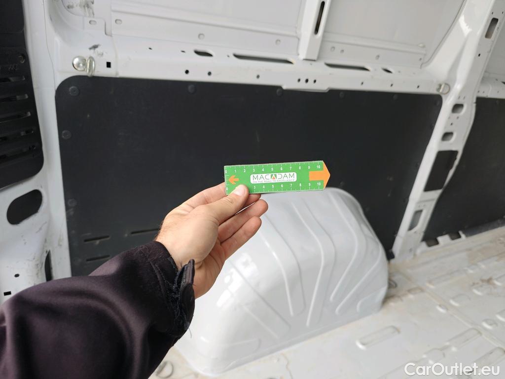  Opel  Movano OPEL  / 2021 / 4P / Furgón Base L2H2 3.5T 2.2 BHDi 88kW #19