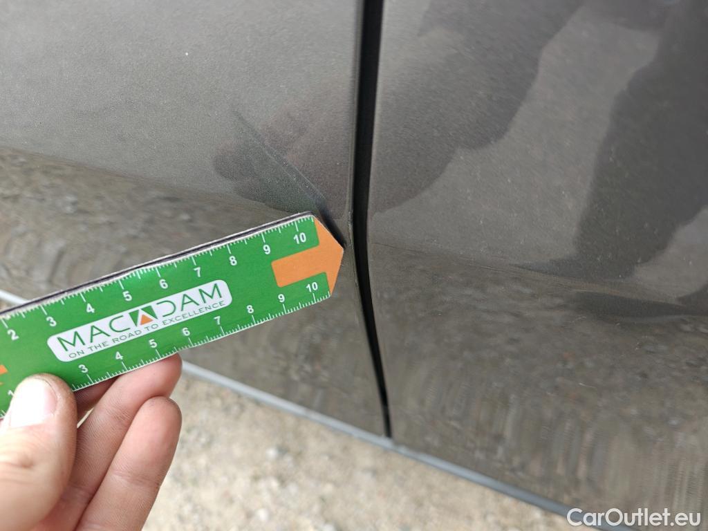  Mercedes  A-Klasse MERCEDES-BENZ Clase A / 2018 / 4P / sedán Sedán A 250 e #4