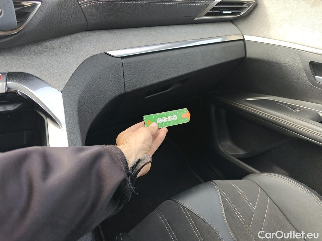  Peugeot  5008 PEUGEOT  / 2020 / 5P / todoterreno 1.5 BlueHDi 96kW S&S GT EAT8 #29