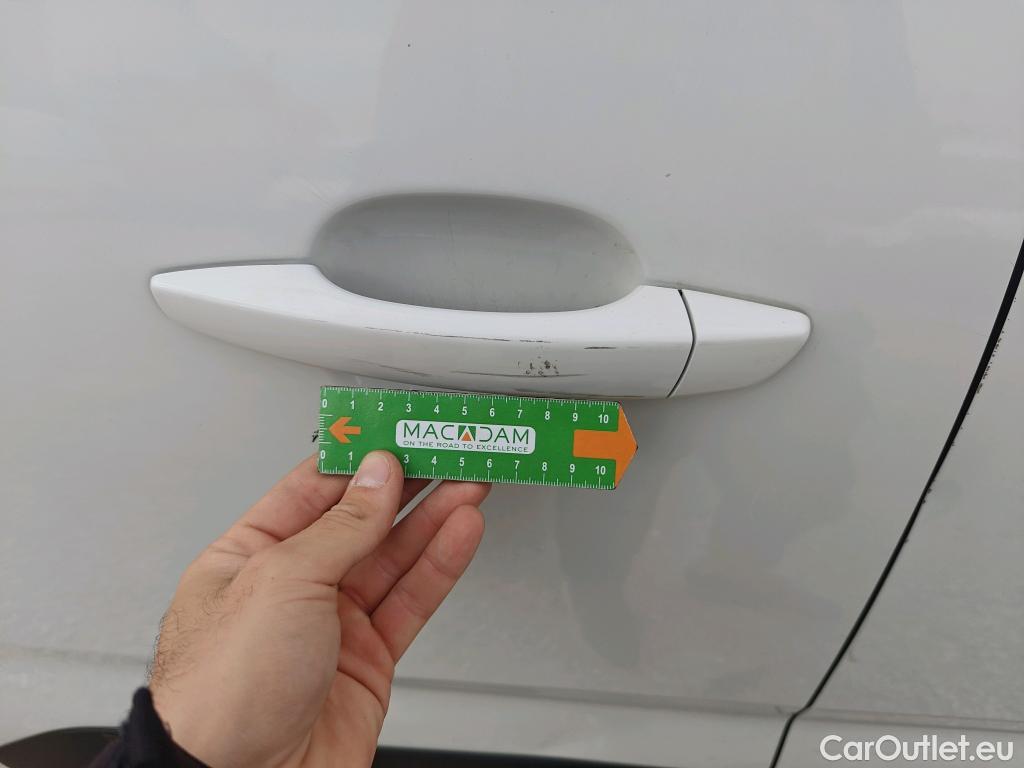  Land Rover  Discovery FIAT Doblò / 2022 / 5P / combi Combi (N1) BlueHDi 1.5 L 100CV (AC) #108