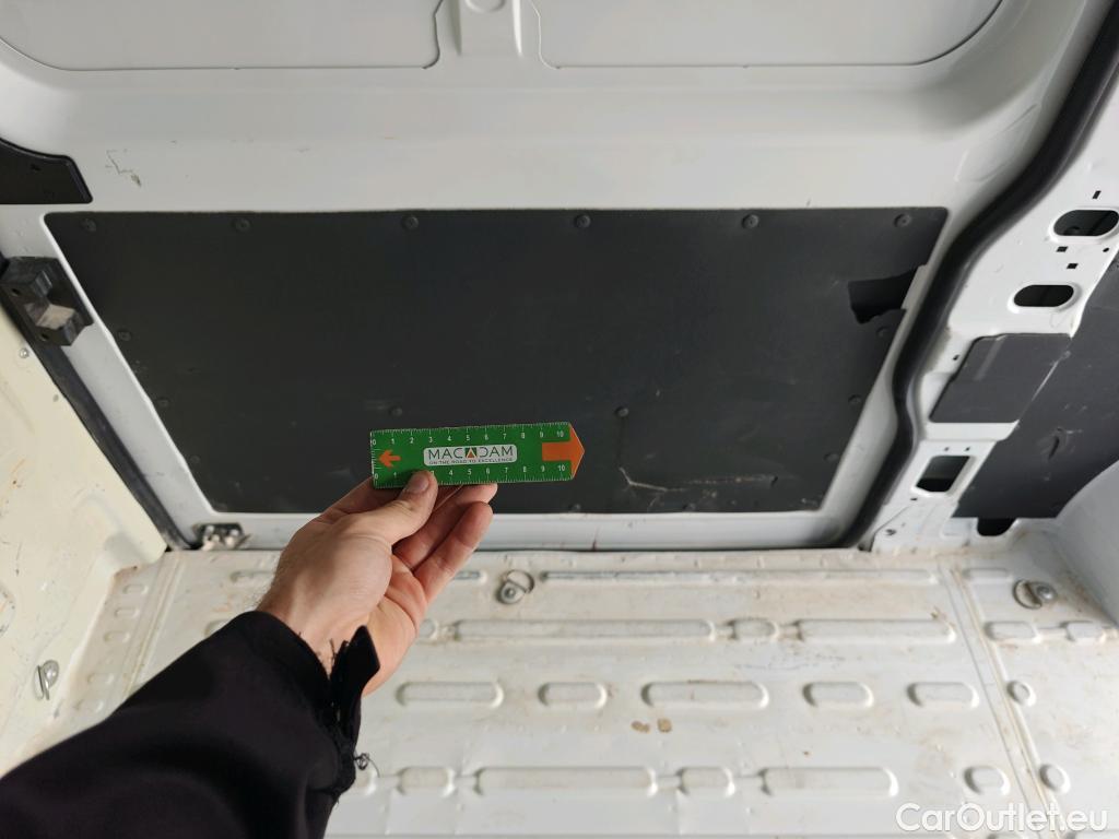  Opel  Movano OPEL  / 2021 / 4P / Furgón Base L2H2 3.5T 2.2 BHDi 88kW #16