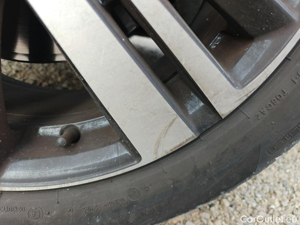  Peugeot  5008 PEUGEOT  / 2020 / 5P / todoterreno 1.5 BlueHDi 96kW S&S GT EAT8 #14