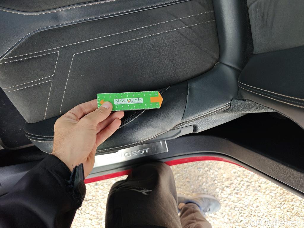  Peugeot  5008 PEUGEOT  / 2020 / 5P / todoterreno 1.5 BlueHDi 96kW S&S GT EAT8 #18