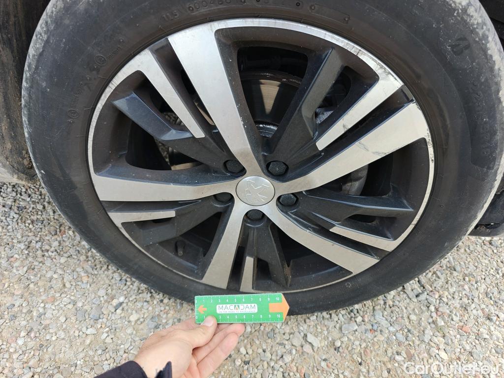  Peugeot  5008 PEUGEOT  / 2020 / 5P / todoterreno 1.5 BlueHDi 96kW S&S GT EAT8 #8