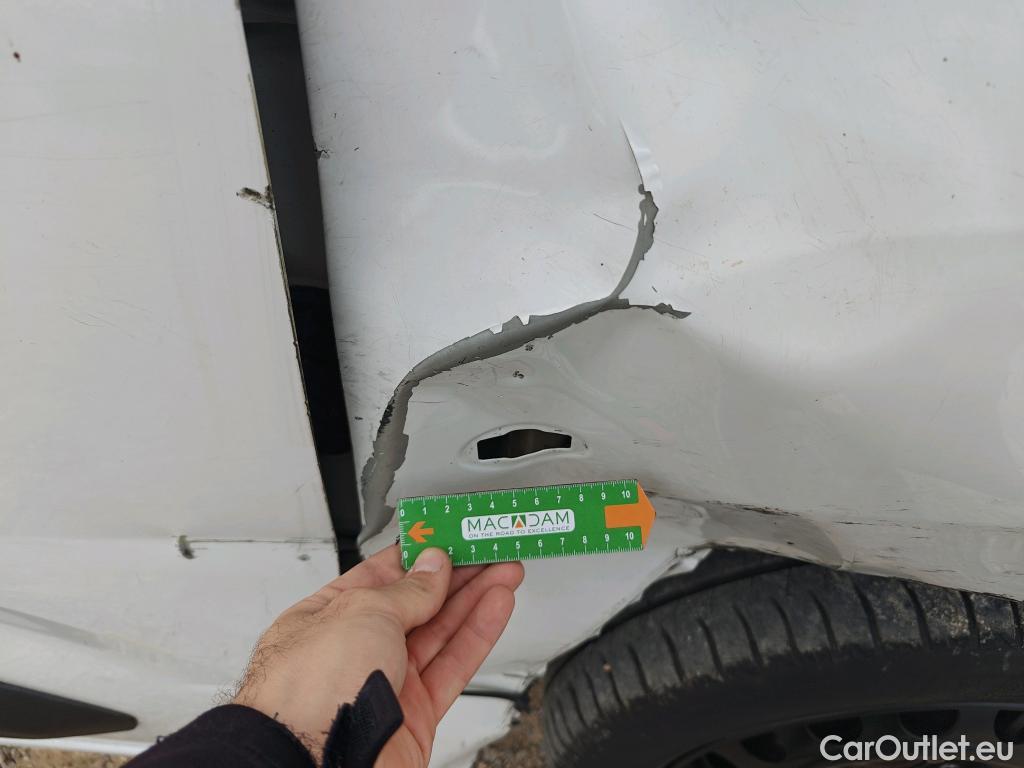  Land Rover  Discovery FIAT Doblò / 2022 / 5P / combi Combi (N1) BlueHDi 1.5 L 100CV (AC) #101