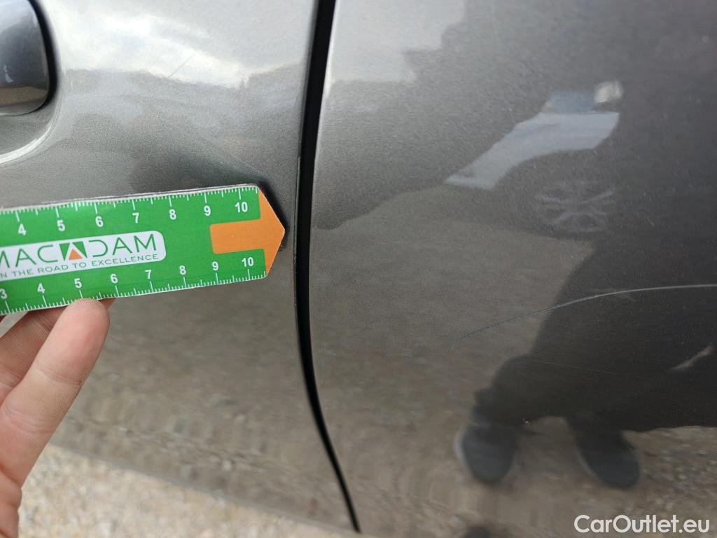  Mercedes  A-Klasse MERCEDES-BENZ Clase A / 2018 / 4P / sedán Sedán A 250 e #3