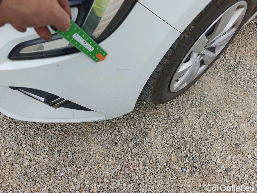  Renault  Clio RENAULT  / 2019 / 5P / berlina con portón Business Blue dCi (100CV) #10