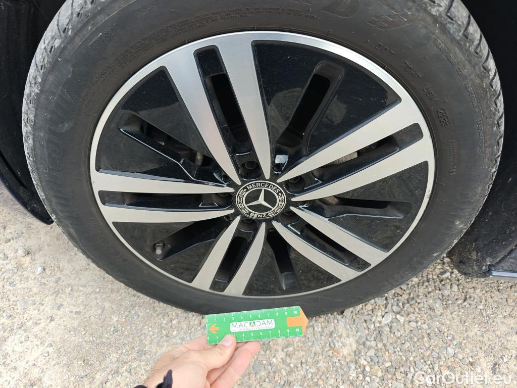  Mercedes  B-Klasse MERCEDES-BENZ Clase B / 2019 / 5P / monovolumen compacto B 180 d #70