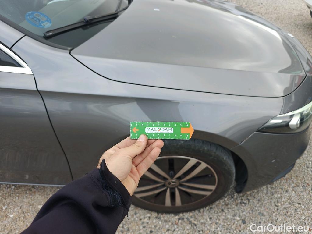  Mercedes  A-Klasse MERCEDES-BENZ Clase A / 2018 / 4P / sedán Sedán A 250 e #38