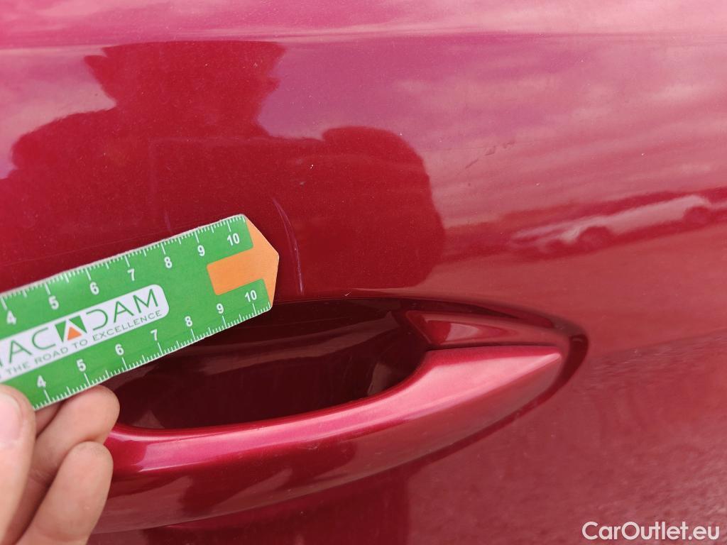  Peugeot  5008 PEUGEOT  / 2020 / 5P / todoterreno 1.5 BlueHDi 96kW S&S GT EAT8 #50