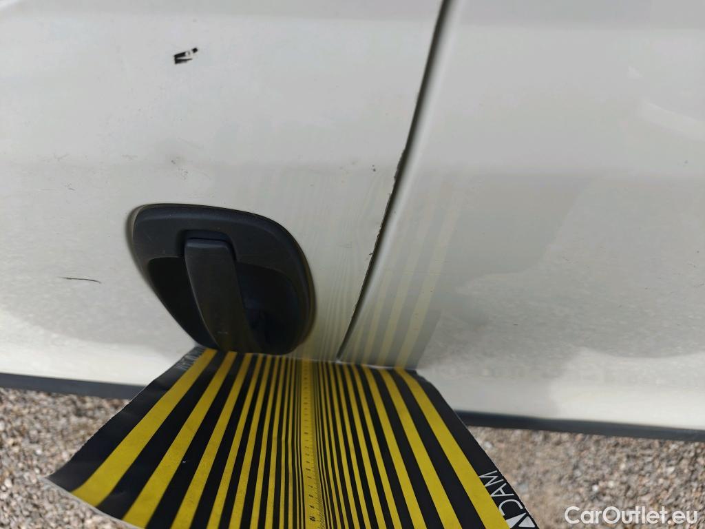  Fiat  Doblo FIAT DOBLÒ CARGO VU 4p 3G furgón derivad Base Maxi 1.3 Mjet 90 E5+ #40