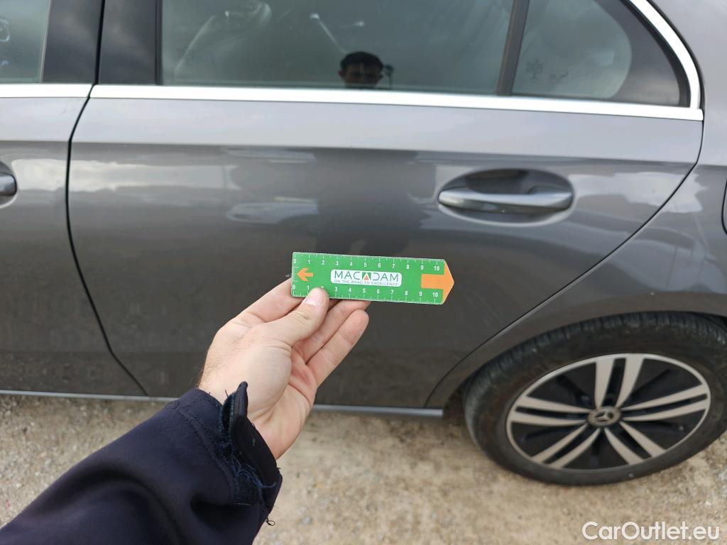  Mercedes  A-Klasse MERCEDES-BENZ Clase A / 2018 / 4P / sedán Sedán A 250 e #12