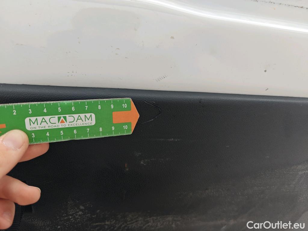  Land Rover  Discovery FIAT Doblò / 2022 / 5P / combi Combi (N1) BlueHDi 1.5 L 100CV (AC) #40