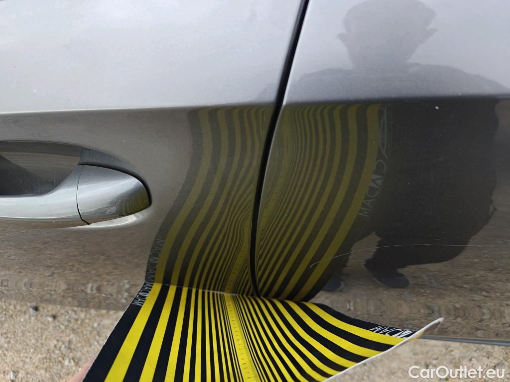  Mercedes  A-Klasse MERCEDES-BENZ Clase A / 2018 / 4P / sedán Sedán A 250 e #2