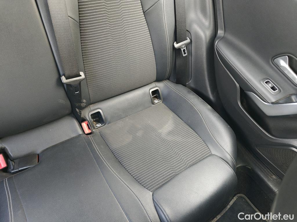  Mercedes  A-Klasse MERCEDES-BENZ Clase A / 2018 / 4P / sedán Sedán A 250 e #17