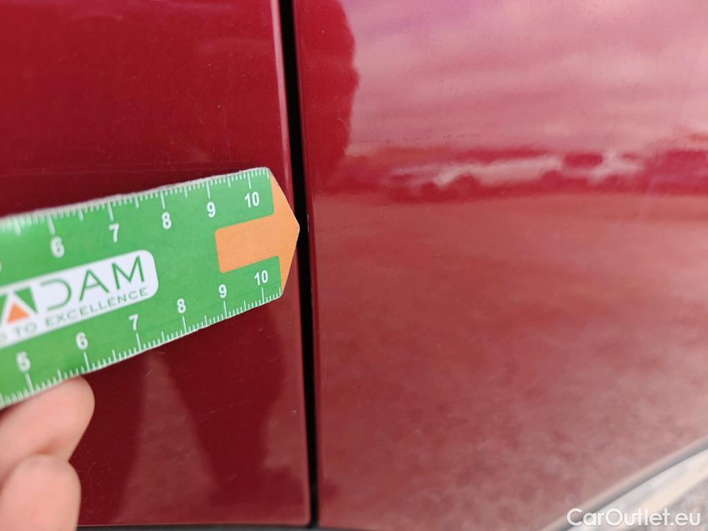  Peugeot  5008 PEUGEOT  / 2020 / 5P / todoterreno 1.5 BlueHDi 96kW S&S GT EAT8 #48