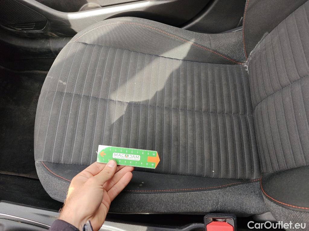  Peugeot  208 PEUGEOT  / 2019 / 5P / berlina con portón BlueHDi 73kW (100CV) Active Pack (AC) #1