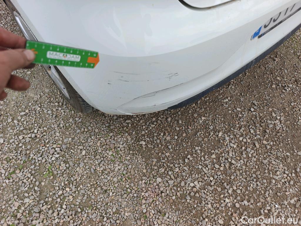  Renault  Clio RENAULT  / 2019 / 5P / berlina con portón Business Blue dCi (100CV) #4