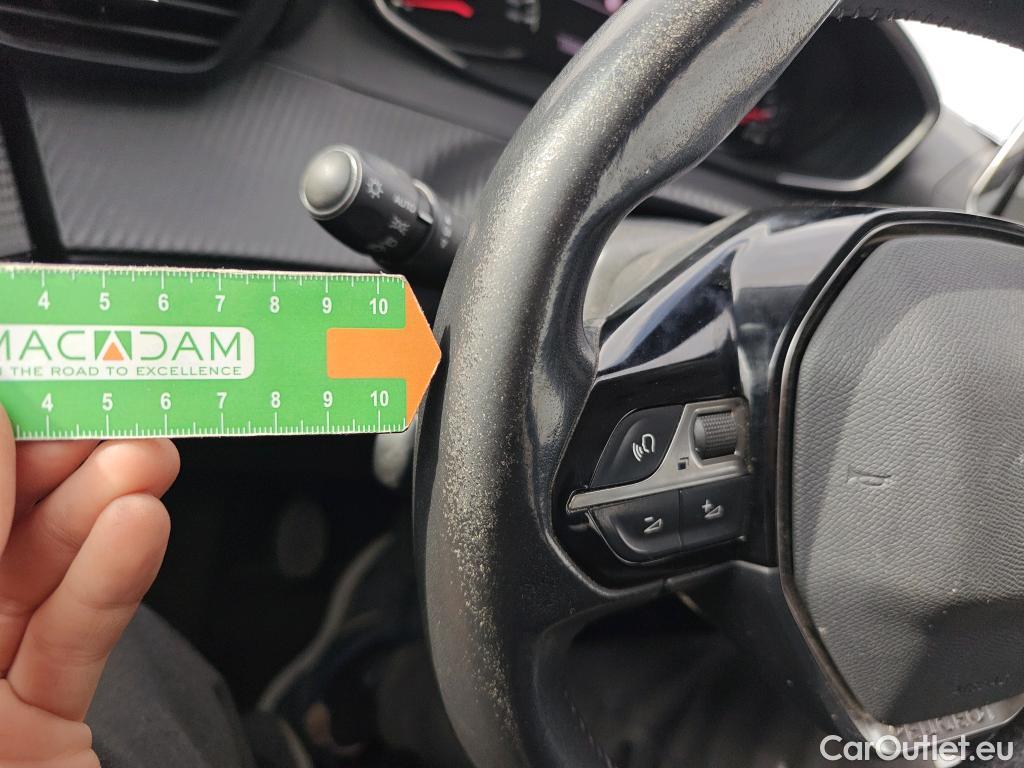  Peugeot  208 PEUGEOT  / 2019 / 5P / berlina con portón BlueHDi 73kW (100CV) Active Pack (AC) #18