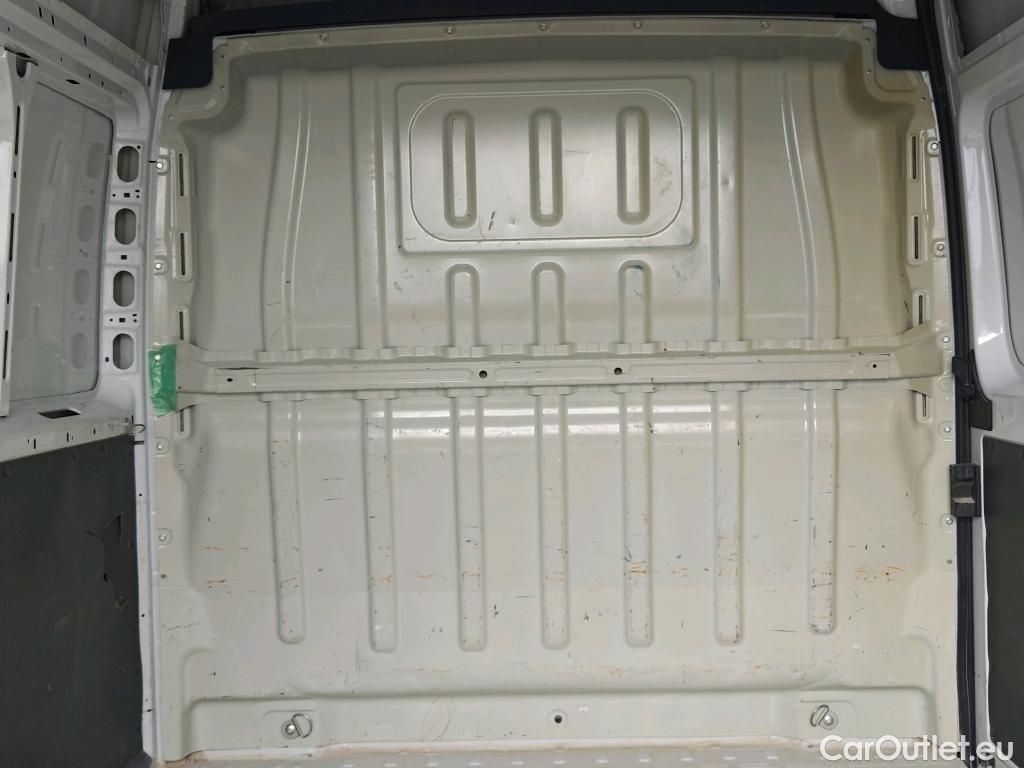  Opel  Movano OPEL  / 2021 / 4P / Furgón Base L2H2 3.5T 2.2 BHDi 88kW #13