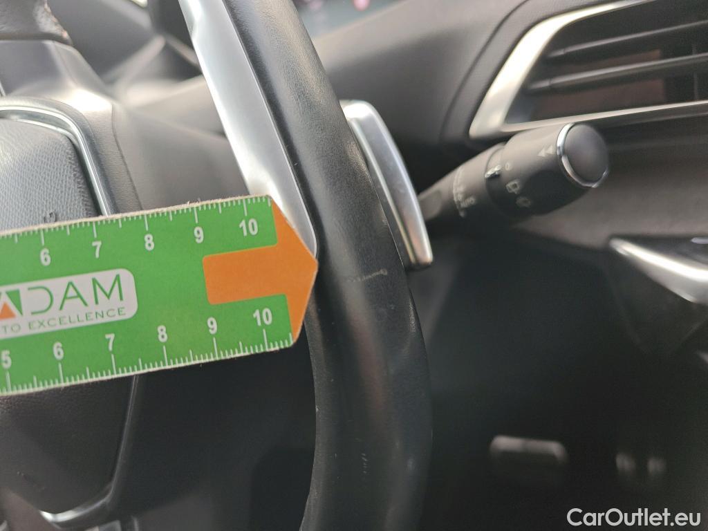  Peugeot  5008 PEUGEOT  / 2020 / 5P / todoterreno 1.5 BlueHDi 96kW S&S GT EAT8 #31