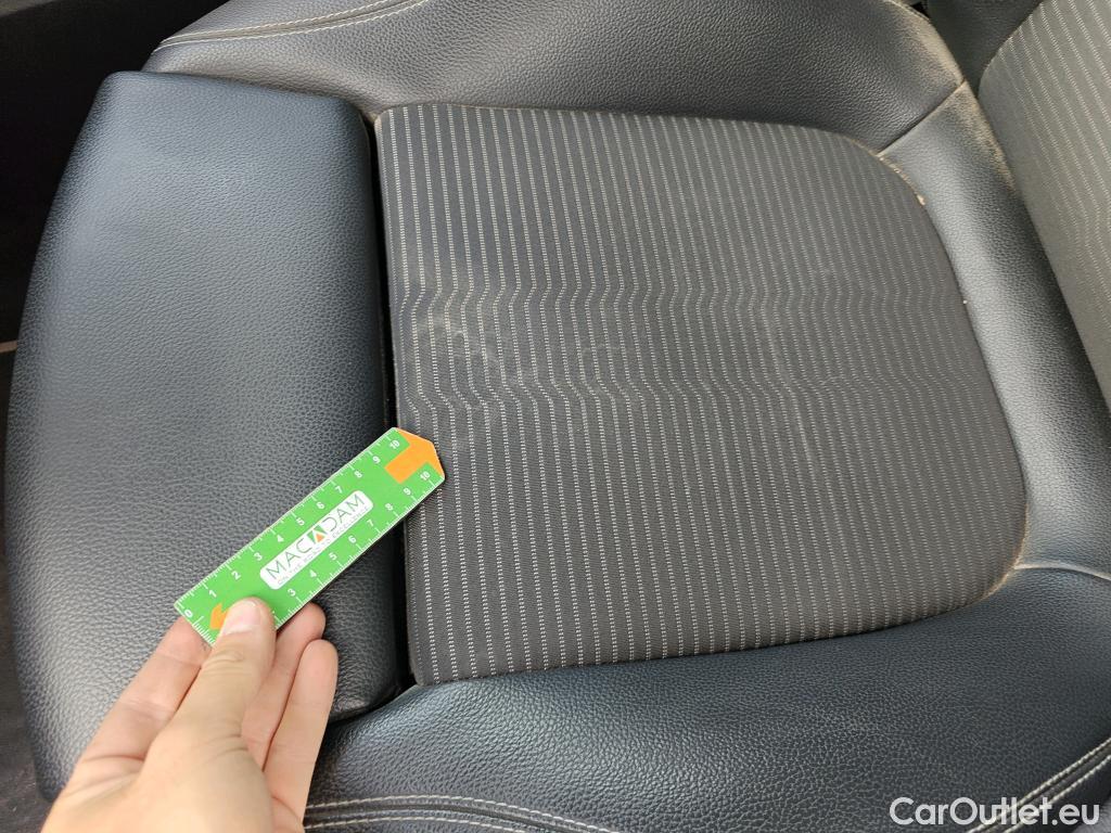  Mercedes  A-Klasse MERCEDES-BENZ Clase A / 2018 / 4P / sedán Sedán A 250 e #18