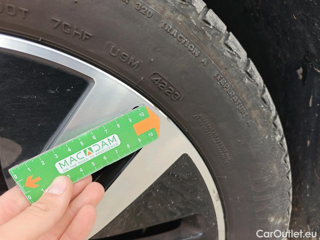  Mercedes  B-Klasse MERCEDES-BENZ Clase B / 2019 / 5P / monovolumen compacto B 180 d #71