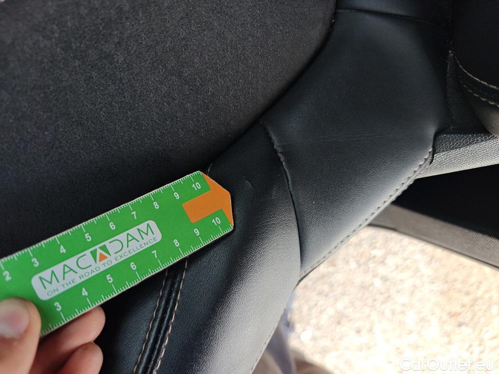  Peugeot  5008 PEUGEOT  / 2020 / 5P / todoterreno 1.5 BlueHDi 96kW S&S GT EAT8 #19