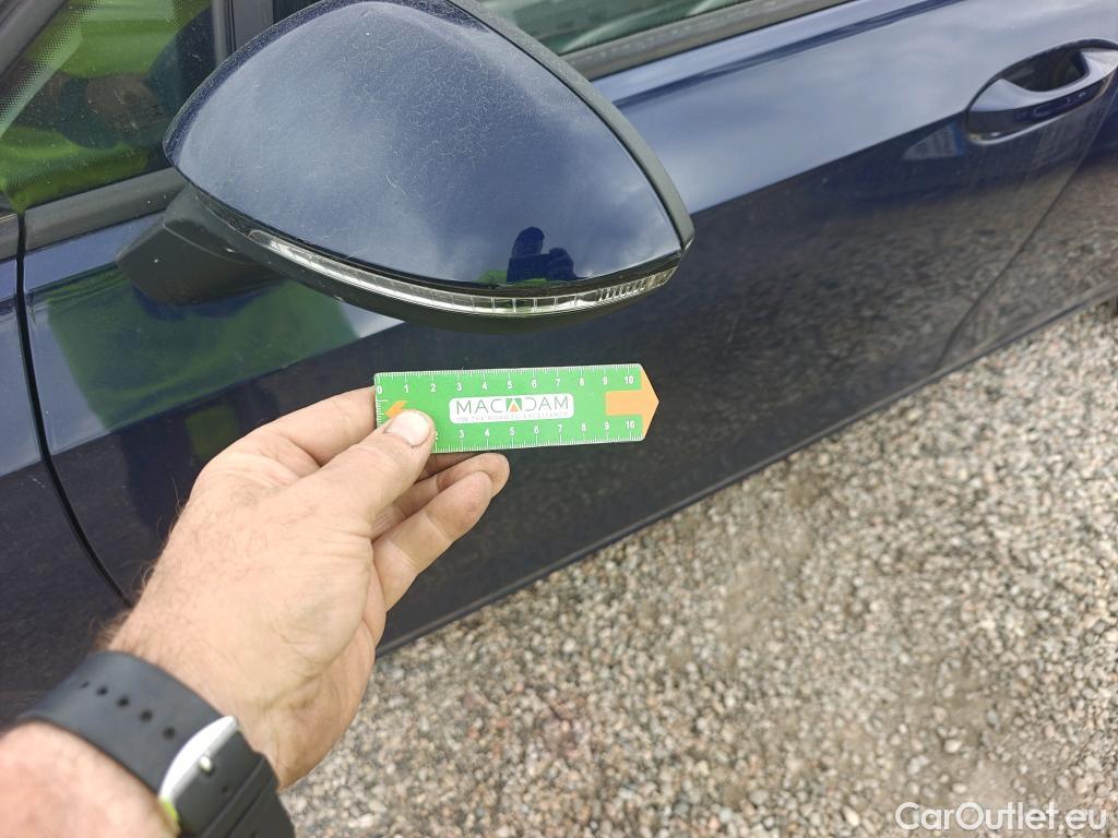  Volkswagen  Golf  VOLKSWAGEN / 2020 / 5P / berlina con portón Life 2.0 TDI 85kW (115CV) #17