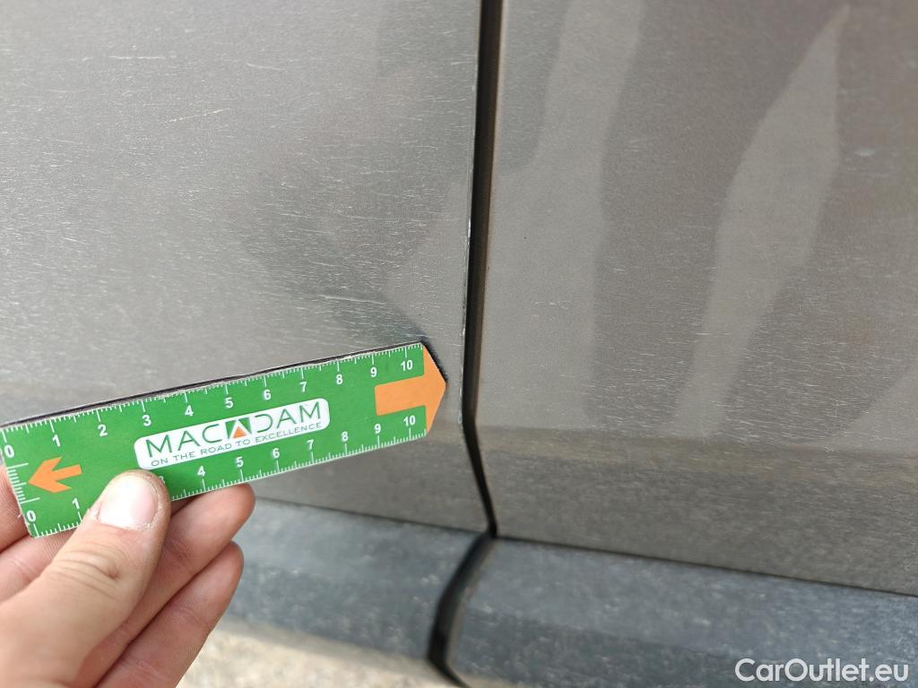  Toyota  C-HR TOYOTA  / 2016 / 5P / todoterreno 1.8 125H Advance (CX) #18