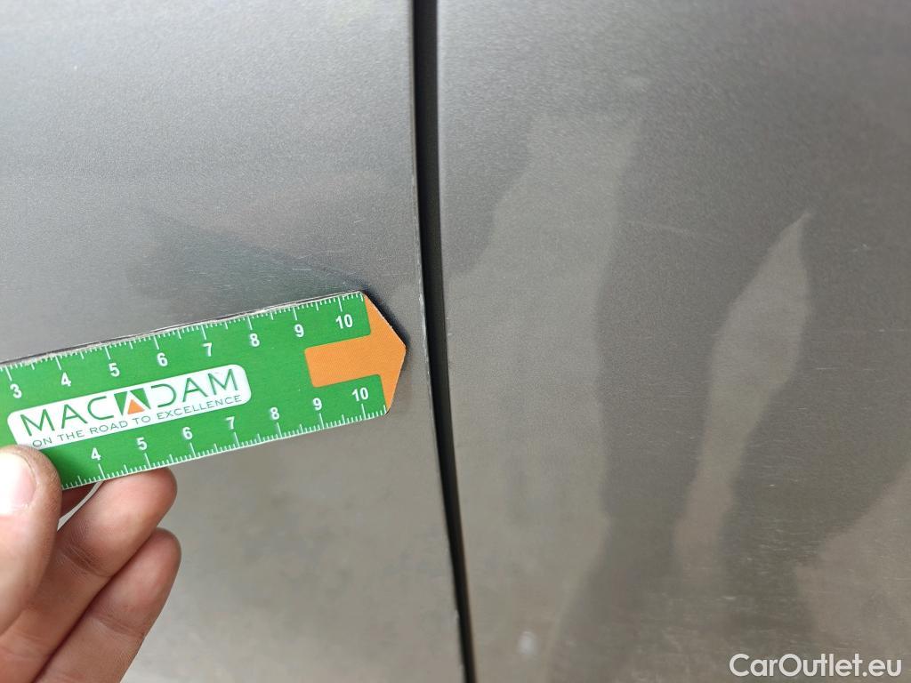  Toyota  C-HR TOYOTA  / 2016 / 5P / todoterreno 1.8 125H Advance (CX) #17