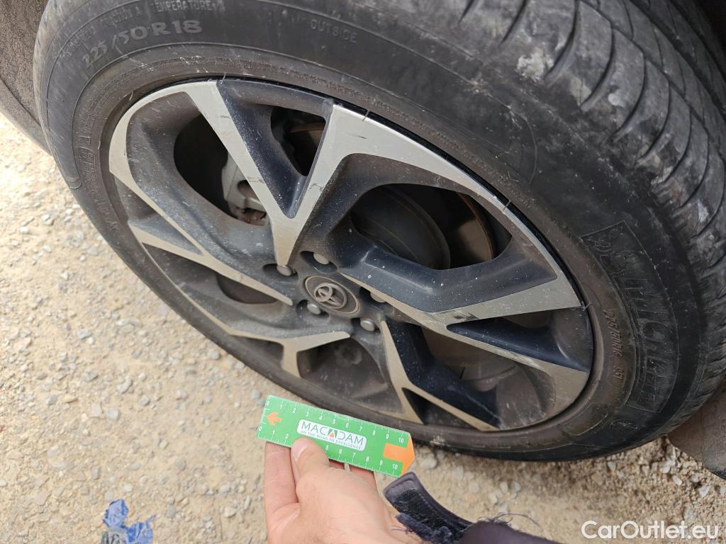  Toyota  C-HR TOYOTA  / 2016 / 5P / todoterreno 1.8 125H Advance (CX) #8