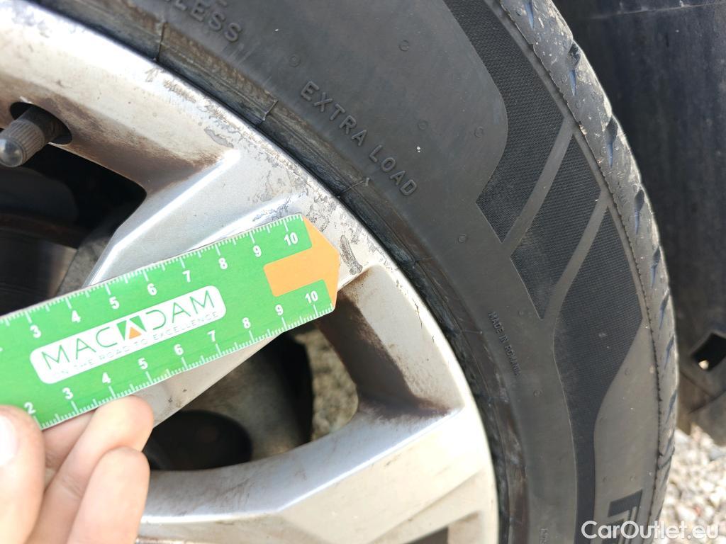  Volkswagen  T-ROC VOLKSWAGEN  / 2017 / 5P / todoterreno Advance 2.0 TDI 85kW (115CV) #60