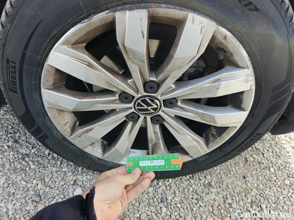  Volkswagen  T-ROC VOLKSWAGEN  / 2017 / 5P / todoterreno Advance 2.0 TDI 85kW (115CV) #59