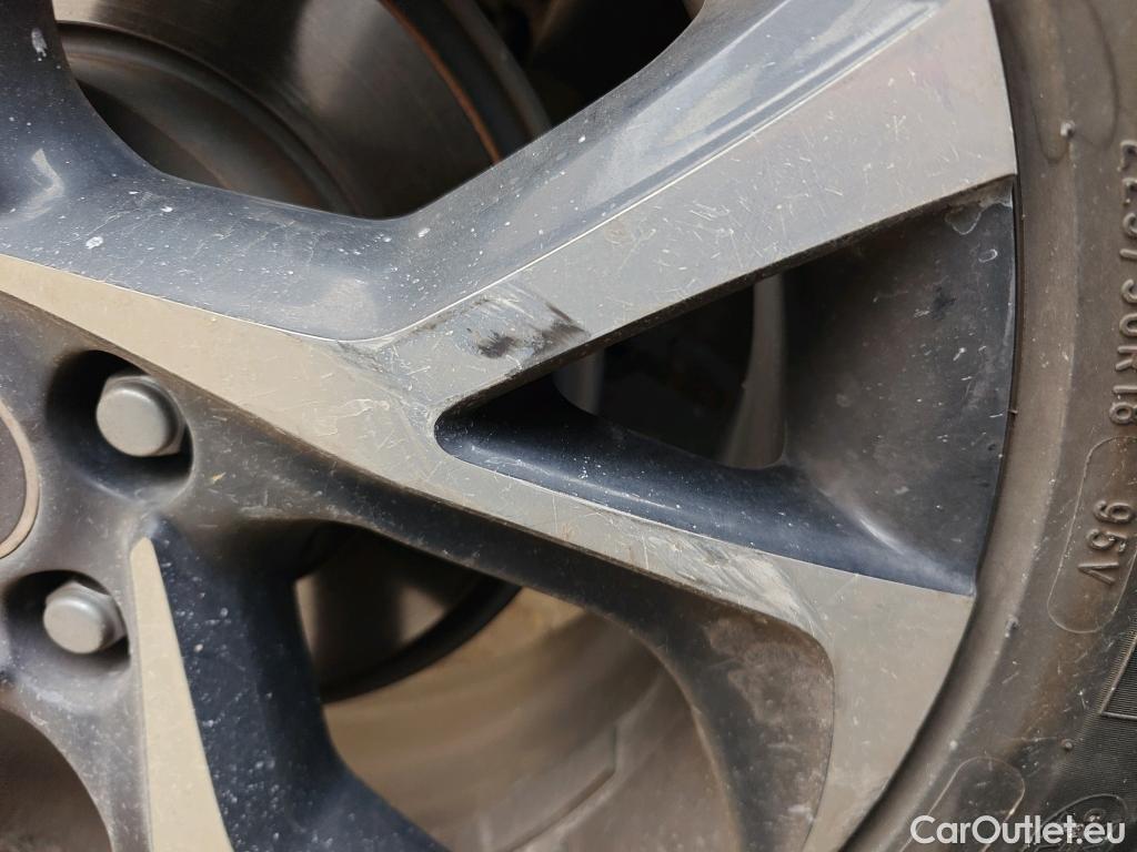  Toyota  C-HR TOYOTA  / 2016 / 5P / todoterreno 1.8 125H Advance (CX) #9