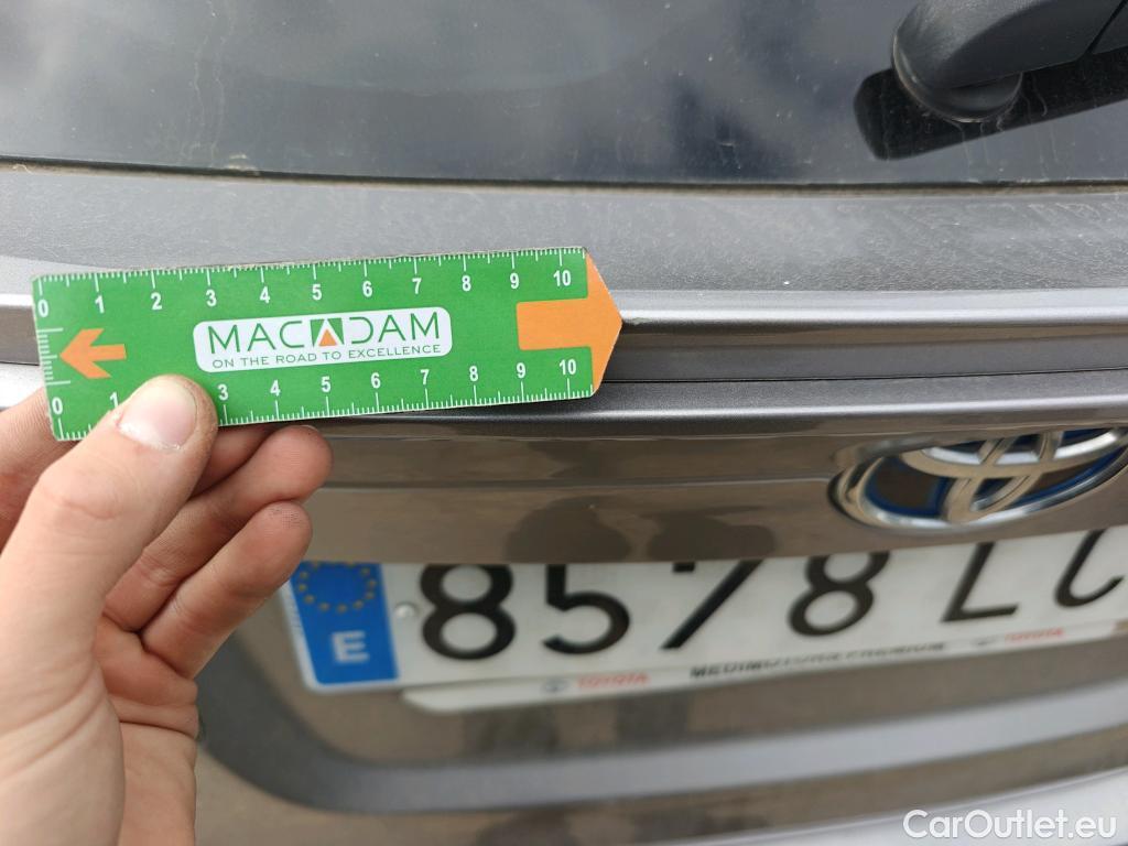  Toyota  C-HR TOYOTA  / 2016 / 5P / todoterreno 1.8 125H Advance (CX) #61