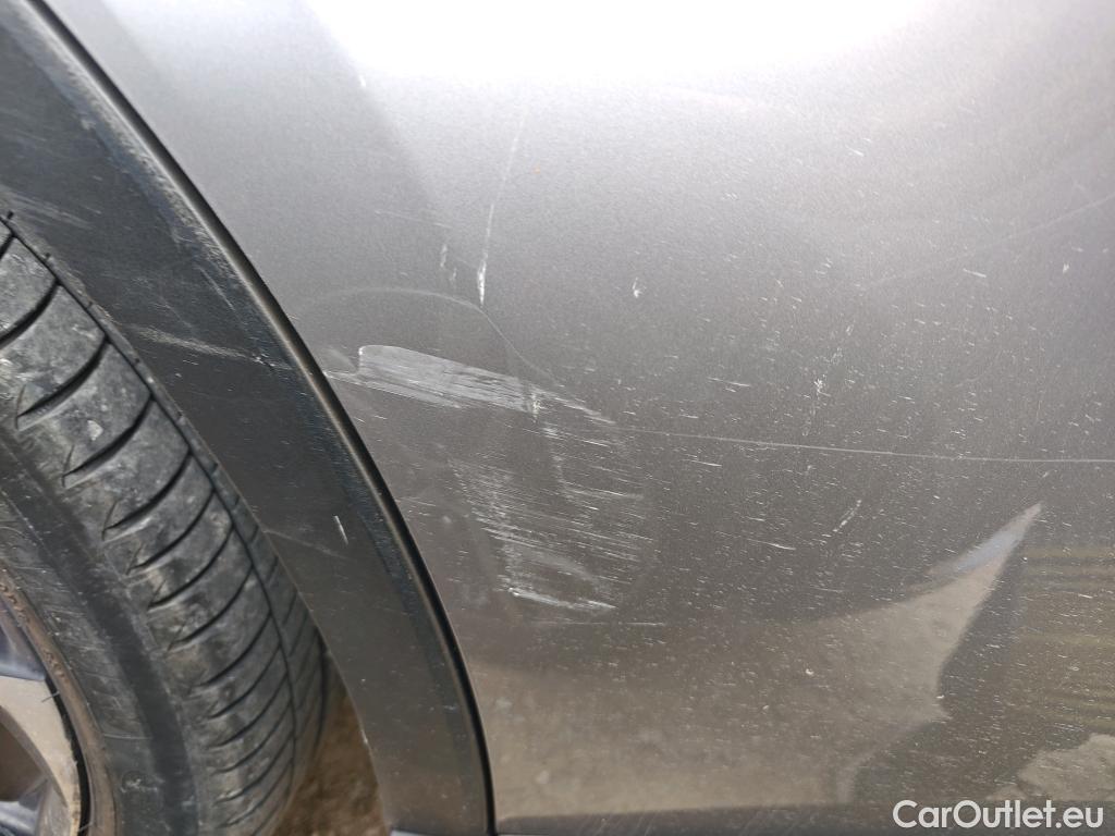  Toyota  C-HR TOYOTA  / 2016 / 5P / todoterreno 1.8 125H Advance (CX) #3