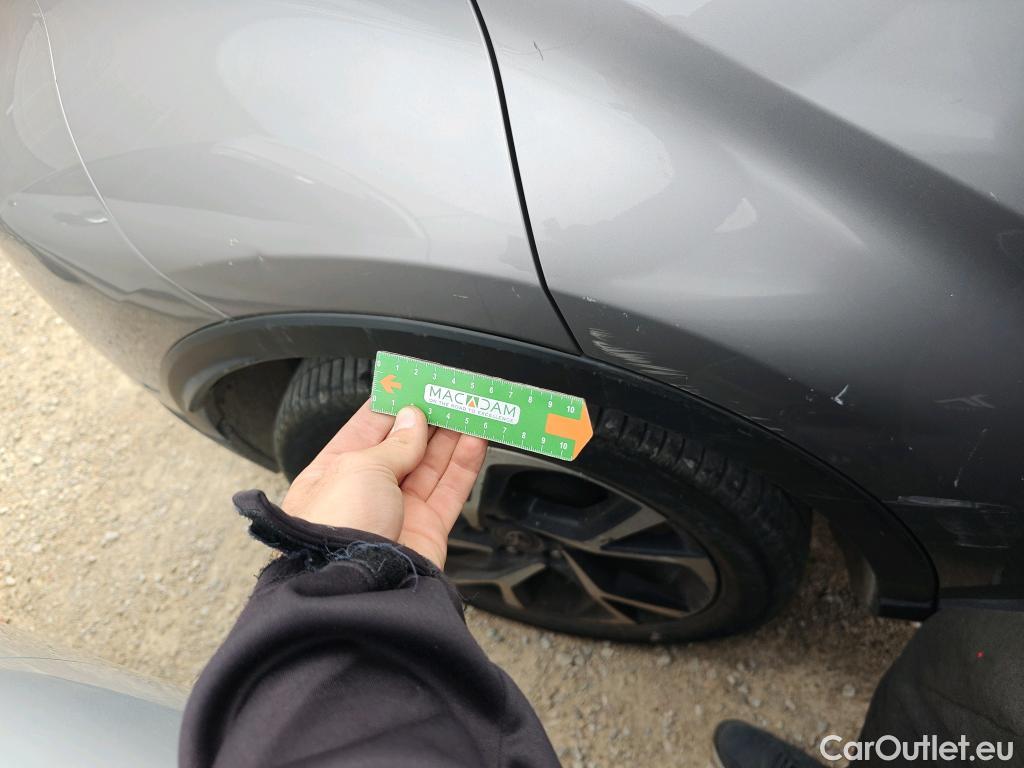  Toyota  C-HR TOYOTA  / 2016 / 5P / todoterreno 1.8 125H Advance (CX) #48