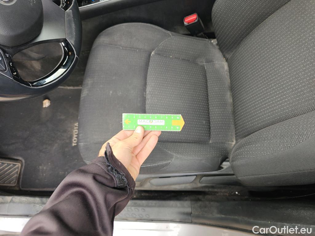  Toyota  C-HR TOYOTA  / 2016 / 5P / todoterreno 1.8 125H Advance (CX) #27