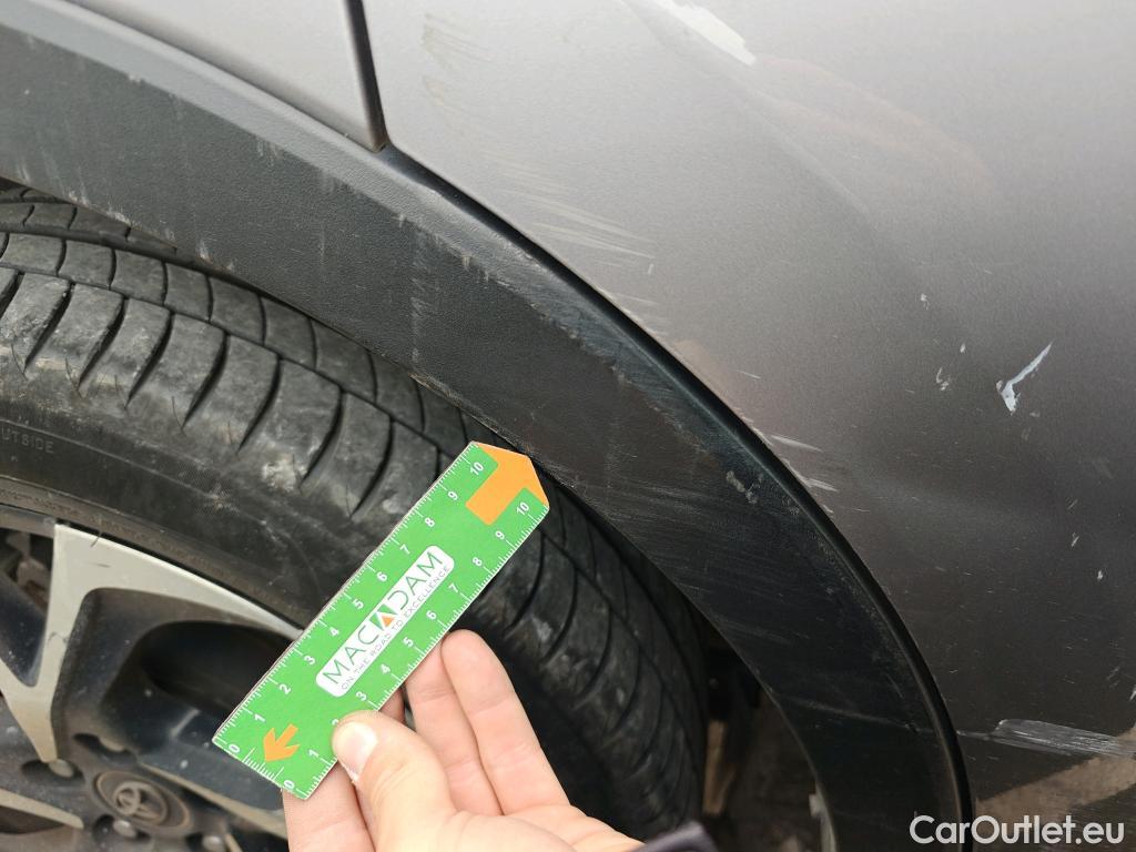  Toyota  C-HR TOYOTA  / 2016 / 5P / todoterreno 1.8 125H Advance (CX) #49