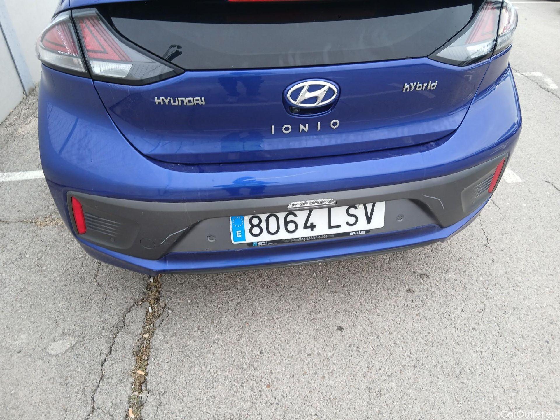  Hyundai   Ioniq HYUNDAI / 2019 / 5P / berlina con portón 1.6 GDI HEV Tecno DCT #27