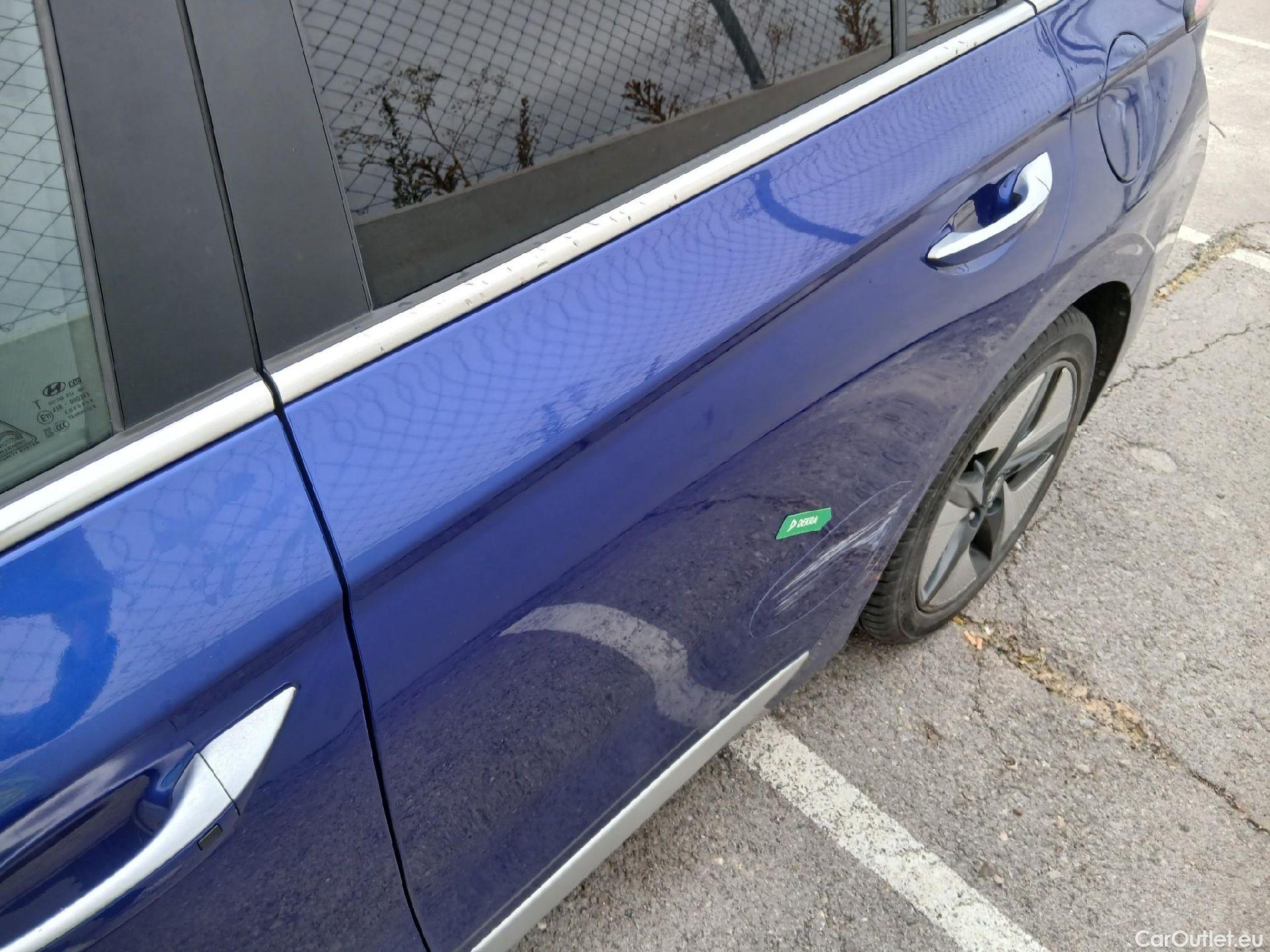  Hyundai   Ioniq HYUNDAI / 2019 / 5P / berlina con portón 1.6 GDI HEV Tecno DCT #16