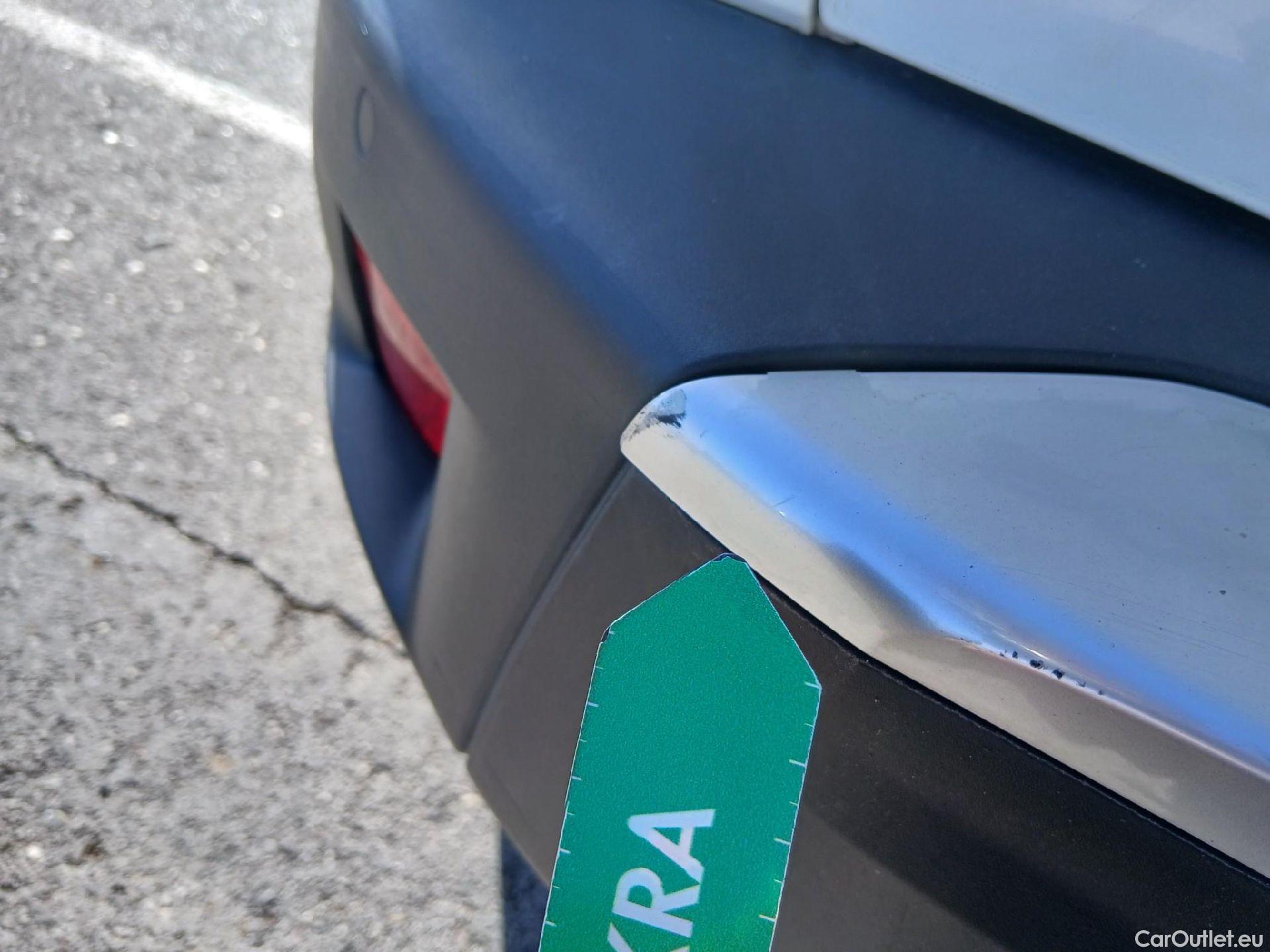  Peugeot  2008 PEUGEOT  / 2019 / 5P / todoterreno Active BlueHDI 81kW (110CV) #20