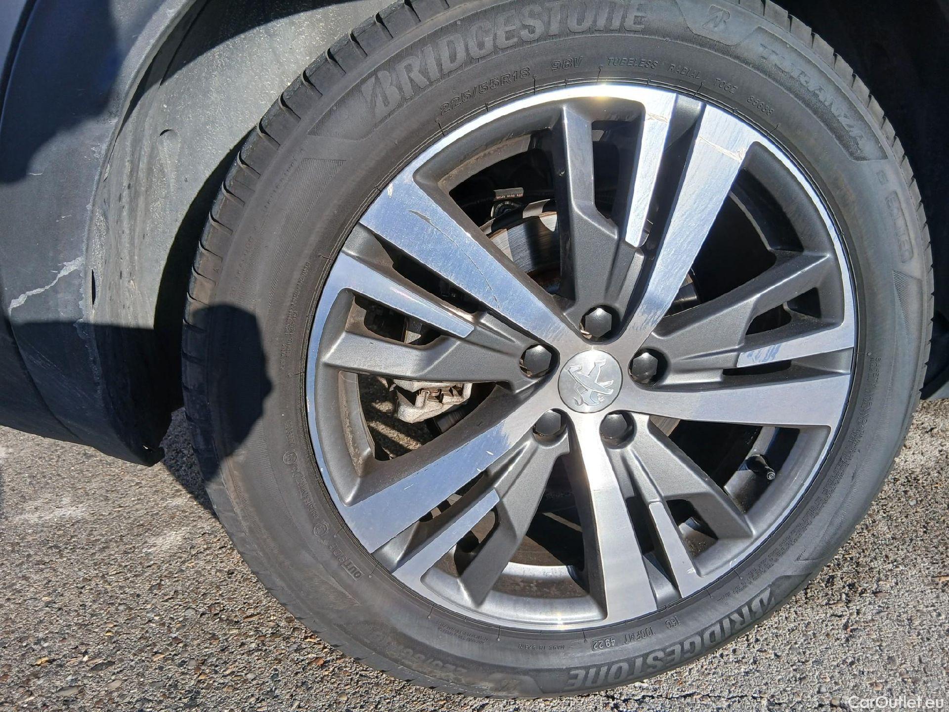  Peugeot  3008 PEUGEOT  Hybrid / 2020 / 5P / todoterreno 225 e-EAT8 Allure #44