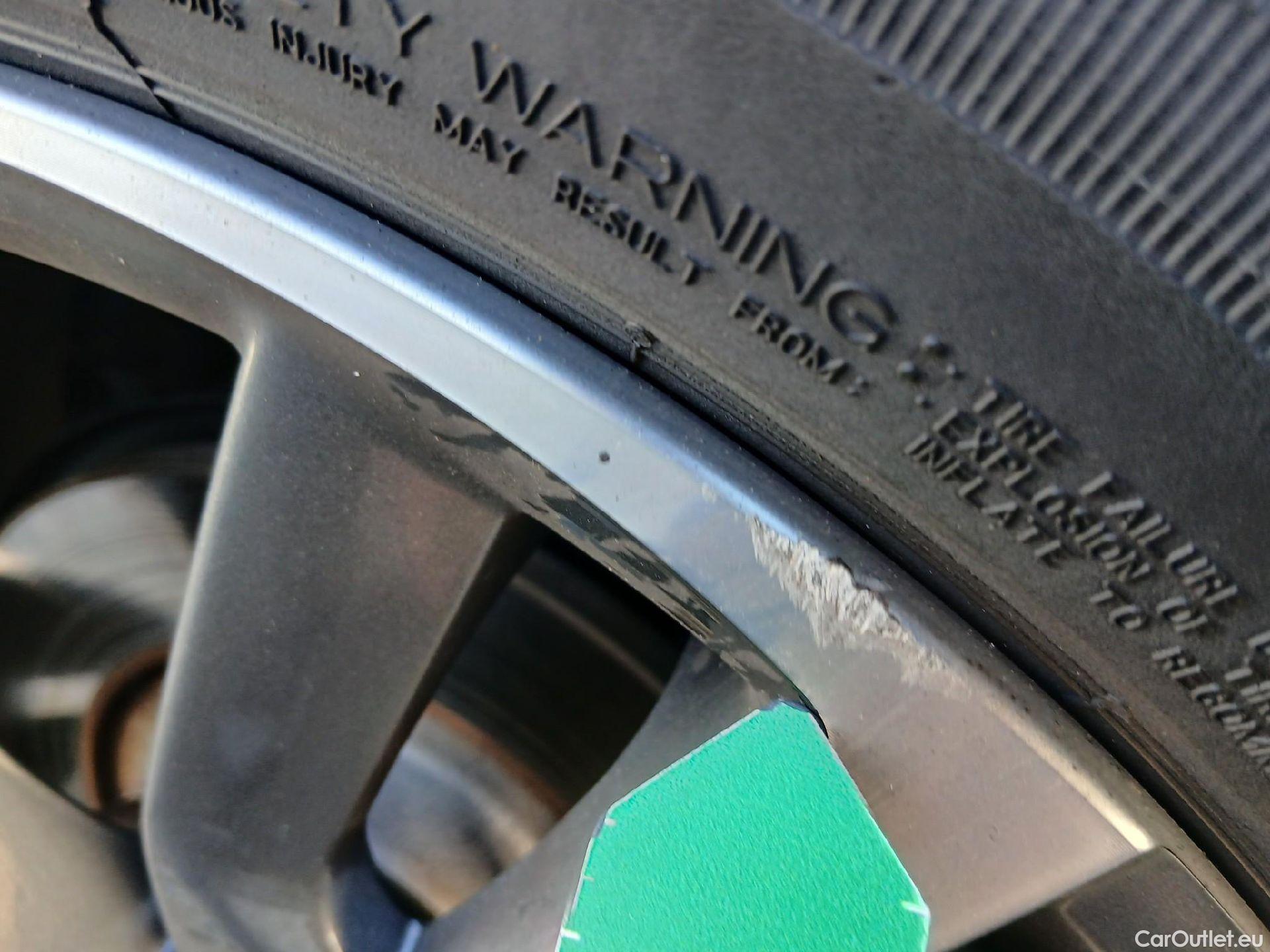  Peugeot  3008 PEUGEOT  Hybrid / 2020 / 5P / todoterreno 225 e-EAT8 Allure #24