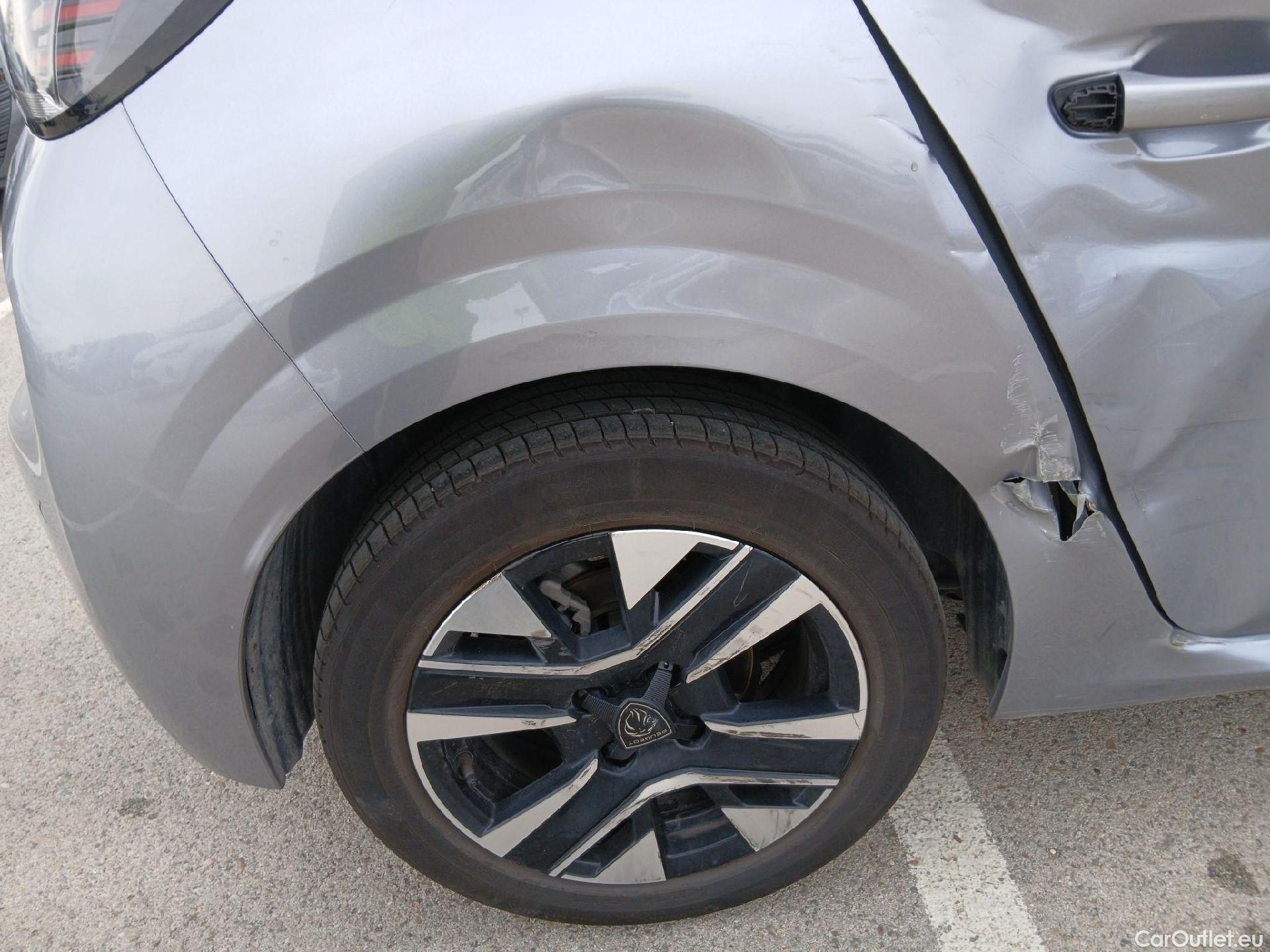  Peugeot  208  Allure 1.2 Puretech 100CV MT6 6E #11