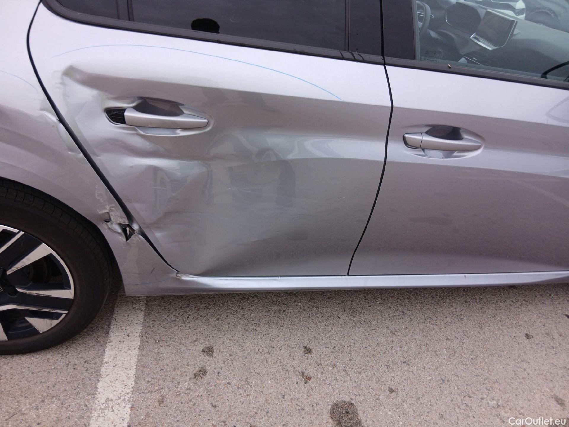  Peugeot  208  Allure 1.2 Puretech 100CV MT6 6E #38