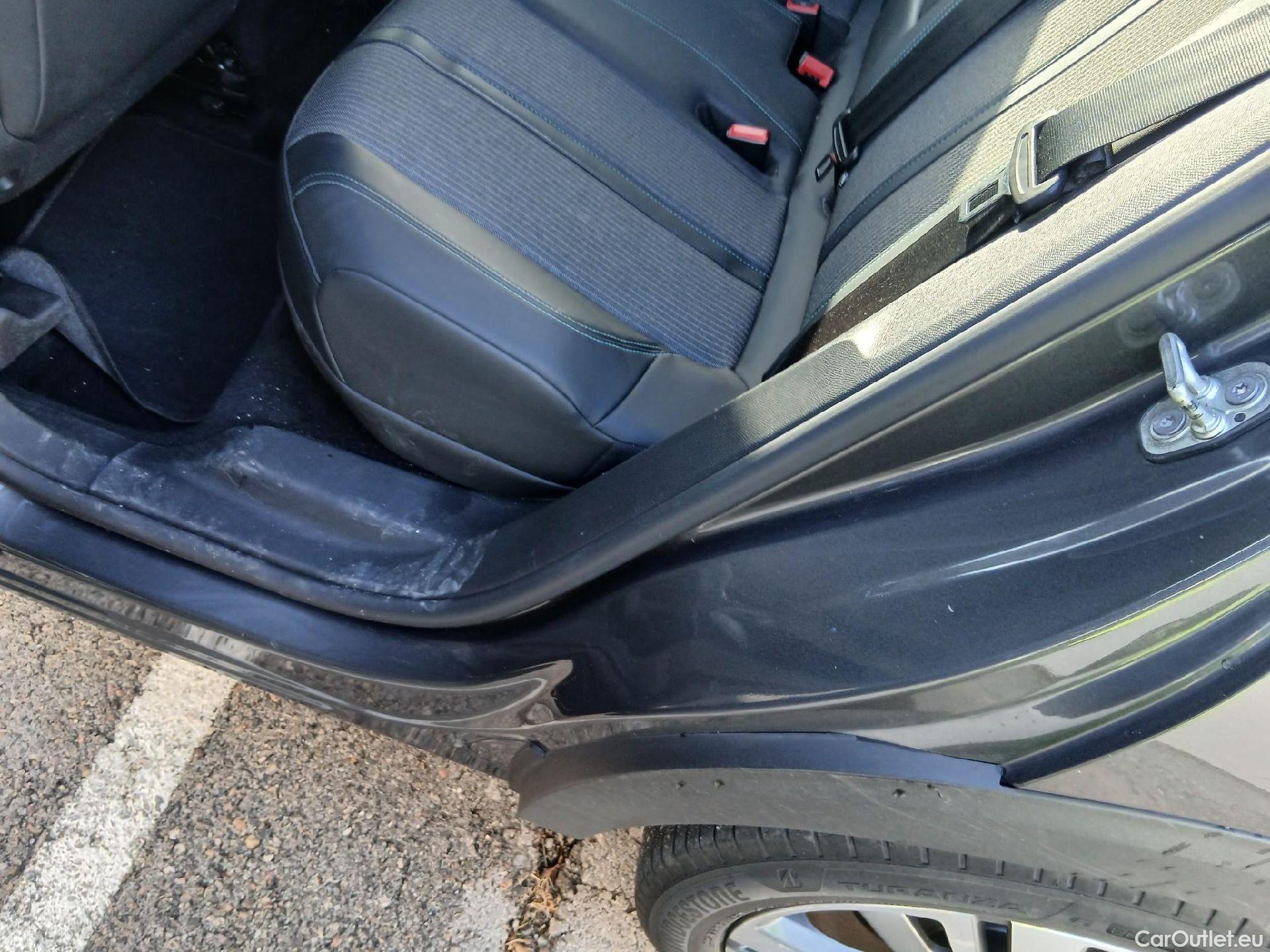  Peugeot  3008 PEUGEOT  Hybrid / 2020 / 5P / todoterreno 225 e-EAT8 Allure #51